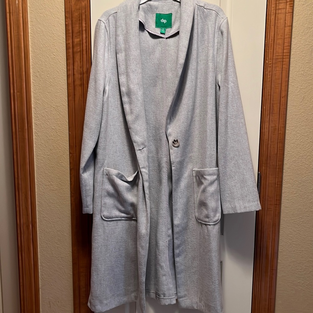 NWOT- Light Grey Trench-coat with 1 button and 2 pockets. Never Worn